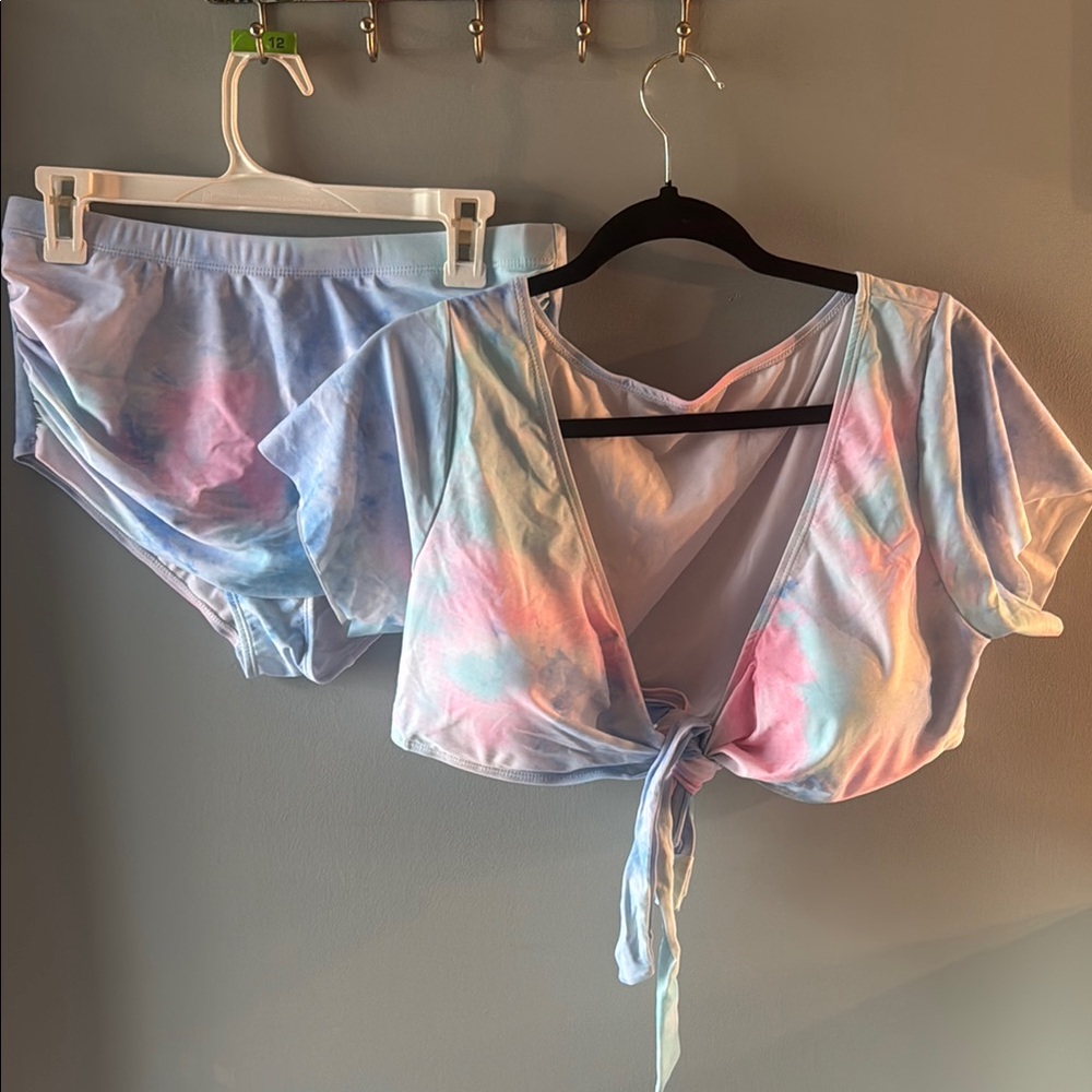 Tie-Dye two piece bathing suit, never worn XL top and L bottoms